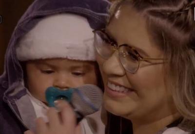 Marília Mendonça se emociona com participação do filho em live de 5 anos de carreira