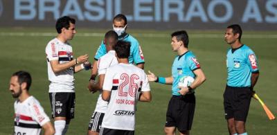 São Paulo cobra profissionalismo após adiamento do jogo contra Goiás