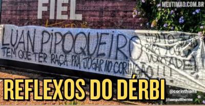 Torcedores do Corinthians cobram Luan com faixa em frente ao CT: 'Tem que ter raça'