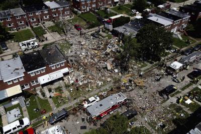 Explosão em rede de gás destrói casas e causa morte em Baltimore