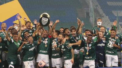 Felipe Melo comemora título do Palmeiras em cima do Corinthians e elogia Cássio