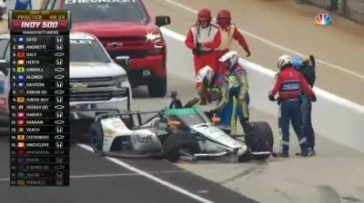 Alonso perde controle e sofre acidente no TL2 das 500 Milhas de Indianápolis