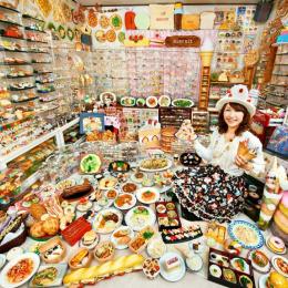 Mulher japonesa tem a maior coleção de alimentos de plástico do mundo