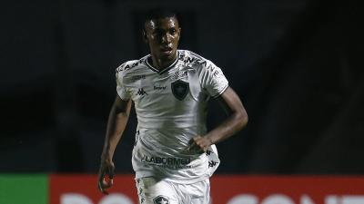 Kanu destaca perseverança do Botafogo por bons resultados: ‘É só o inicio, queremos mais’