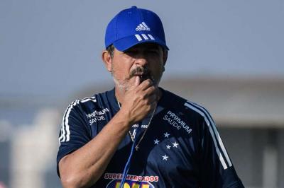 Ney Franco avalia reforços, vê chance de inscrevê-los e garante: 'Cruzeiro tem solução'