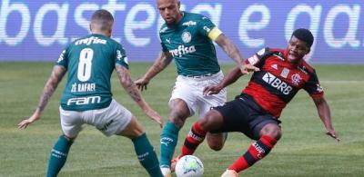 Palmeiras sofre com Fla desfalcado e fica no 1 a 1 em 'jogo da discórdia'
