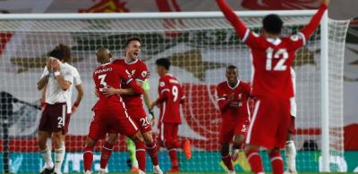 Inglês: Liverpool vence Arsenal de virada com gol de estreante e segue 100%