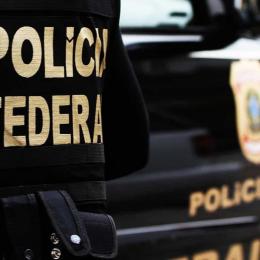 Polícia Federal acha propina em dinheiro vivo em forro da casa de prefeita