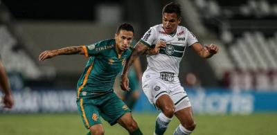 Com golaço de Michel Araújo, Fluminense goleia Coritiba e alivia pressão