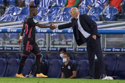 Zidane é questionado sobre falta de sequência a Vini Jr e Rodrygo e se irrita: 
