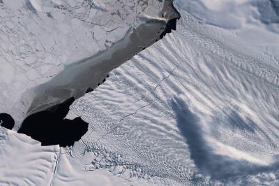 Fraturas em glaciares da Antártida prenunciam o pior