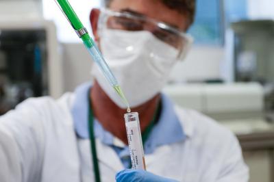 Covid-19: pesquisadores de SC divulgam dados preliminares sobre uso da vacina tríplice viral