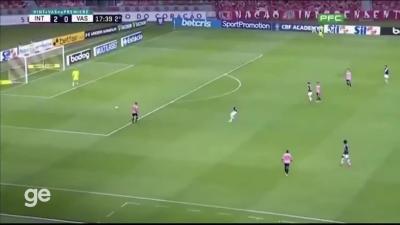 Bronca de Coudet durante jogo do Inter contra o Vasco viraliza, e técnico brinca: 