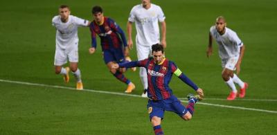 Messi se torna 1º jogador a marcar em 16 temporadas seguidas na Champions