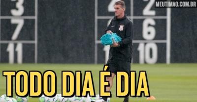 Mancini altera programação e faz treinos em dois períodos de olho na parte física do Corinthians