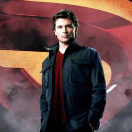 Smallville: Batman aparece com visual diferente em HQ da série