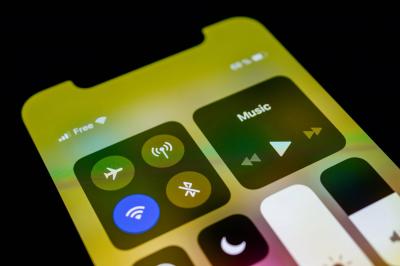 Grave falha no Wi-Fi de iPhones permitia controlá-los à distância