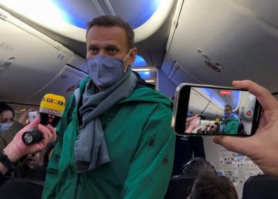 Polícia russa prende opositor Alexei Navalny no aeroporto de Moscou