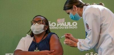SP continua vacinação amanhã às 7h, com 30 mil profissionais de saúde do HC