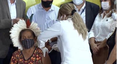 Indígena de 91 anos é a primeira a receber vacina contra Covid-19 em MS