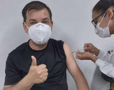 A emoção de profissionais da saúde e indígenas na hora da vacina