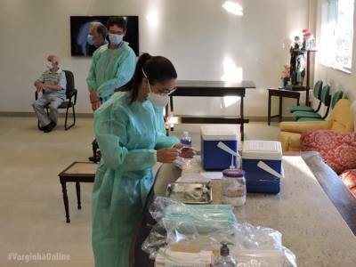 Profissionais do Samu, hospitais e unidades de saúde recebem dose hoje em Varginha