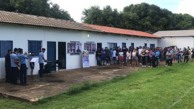 Familiares e amigos prestam homenagem às vítimas de queda do avião do Palmas