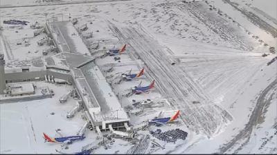 Onda de frio afeta 200 milhões de pessoas, espalha transtornos e cancela voos nos EUA