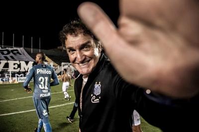 Cuca explica ‘comemoração de campeão’ no Santos após clássico: “Demos a volta por cima”