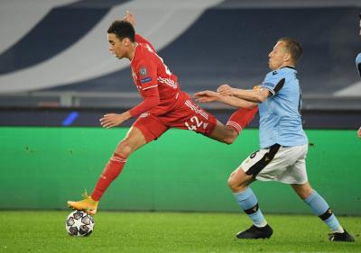 Lucas Leiva lamenta derrota da Lazio para o Bayern: 
