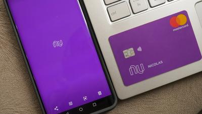 Nubank é liberado no Google Pay e agora clientes pagam com o celular