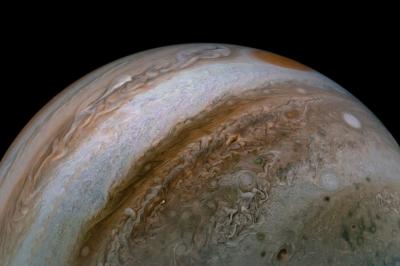 Cientistas revelam entrada de meteoroide na atmosfera de Júpiter
