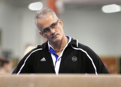 Ex-técnico da seleção americana de ginástica é encontrado morto após acusação de assédio sexual