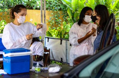 Petrópolis começa a vacinar profissionais de saúde com mais de 60 anos nesta terça-feira