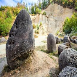 As misteriosas rochas da Romênia: elas crescem, reproduzem e se movimentam