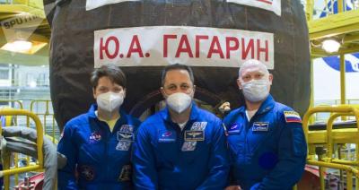Cosmonautas russos identificam novos possíveis vazamentos na EEI