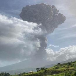 Crise humanitária cresce devido á erupção do vulcão La Soufrière
