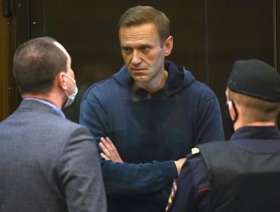 Alexei Navalny, principal opositor de Vladimir Putin na Rússia, é transferido da prisão para um hospital