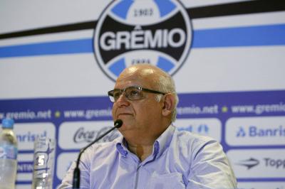 Saída de Renato gera alívio no presidente do Grêmio