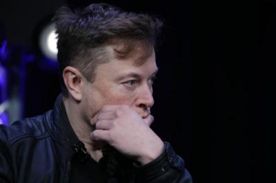 Acidente com veículo da Tesla que deixou dois mortos faz Elon Musk perder quase US$ 6 bilhões