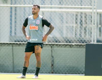 Corinthians libera Michel Macedo para fechar com Juventude
