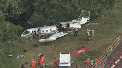 Aeronave sofre acidente no aeroporto da Pampulha em Belo Horizonte; FOTOS e VÍDEOS