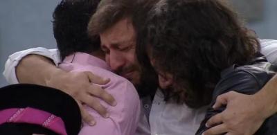 Caio chora e abraça Gilberto e Fiuk: 'Vocês vão comigo no meu coração'