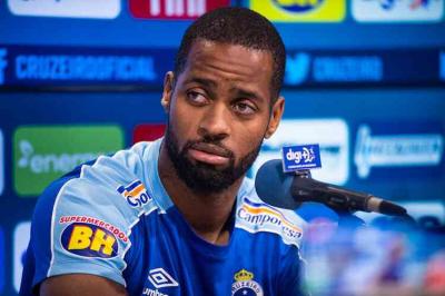 Em litígio com o Cruzeiro, Dedé é alvo de quatro clubes da Série A