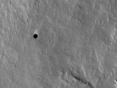 Poço misterioso é encontrado no polo sul de Marte