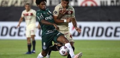 Palmeiras evita péssimo empate no Peru, mas precisa correr para o divã
