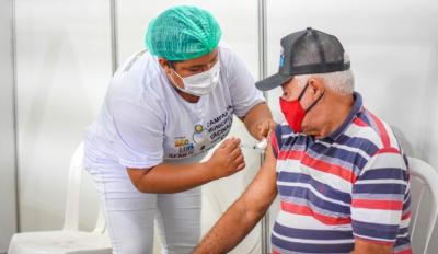 Pessoas com comorbidade, profissionais da Saúde e Educação vacinam nesta segunda-feira contra covid, em SL