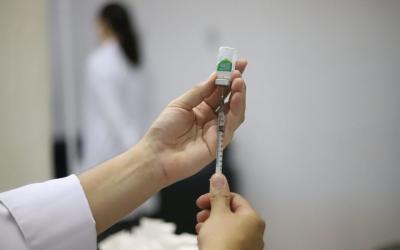 Prefeitura divulga novo calendário de vacinação para profissionais da saúde