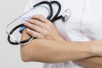 Médica de Pomerode é investigada por atuar em outro estado durante licença de saúde