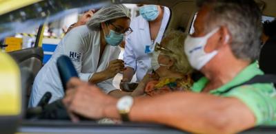 Brasil atinge 38,3 milhões de vacinados contra covid, 18,1% da população